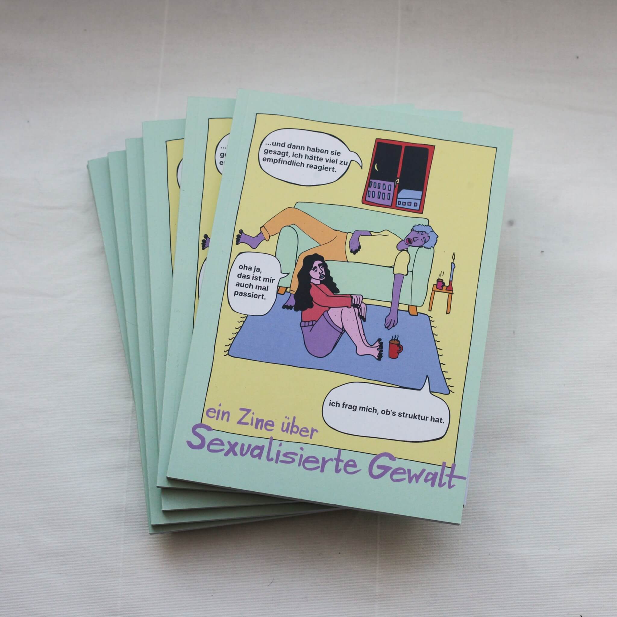 ein Stapel der gedruckten Version der Zines